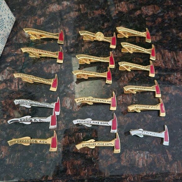 Lot of 18 CT Town Vintage Fireman Axe Bar Hook Fast Tie Money Firefighter Clips - Picture 11 of 11
